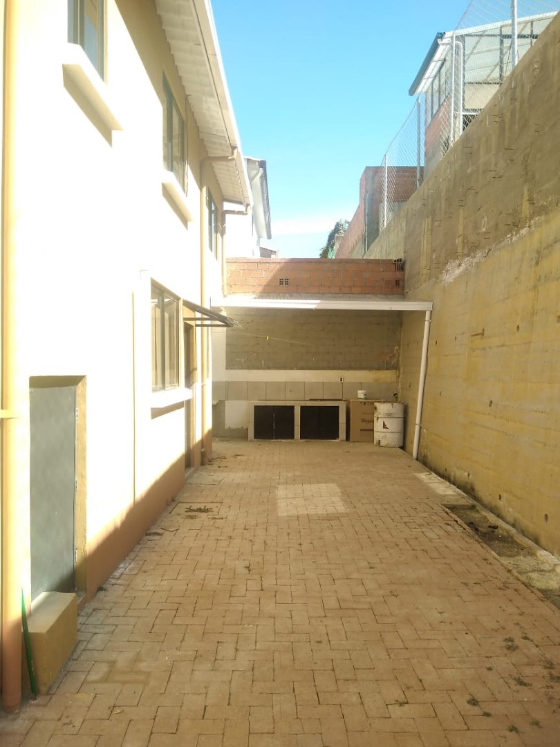 Casa en Achumani en La Paz 3 dormitorios 4 baños 3 parqueos Foto 7