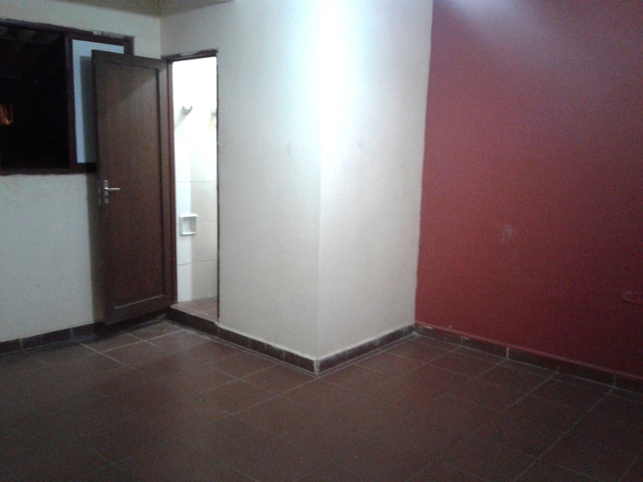 Habitación en AlquilerHabitación simple con baño privado, Av. Roca y Coronado 2° anillo Bs. 800    1 parqueos Foto 1