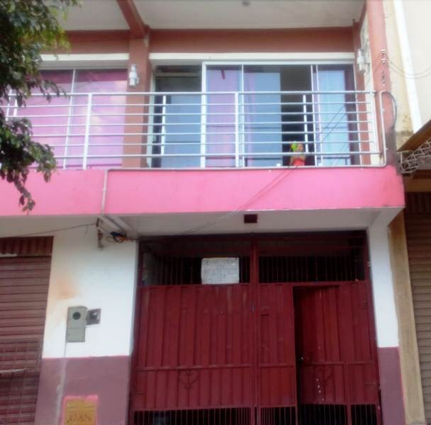 Casa Yacuiba, Av. Las Delicias, Urb. 