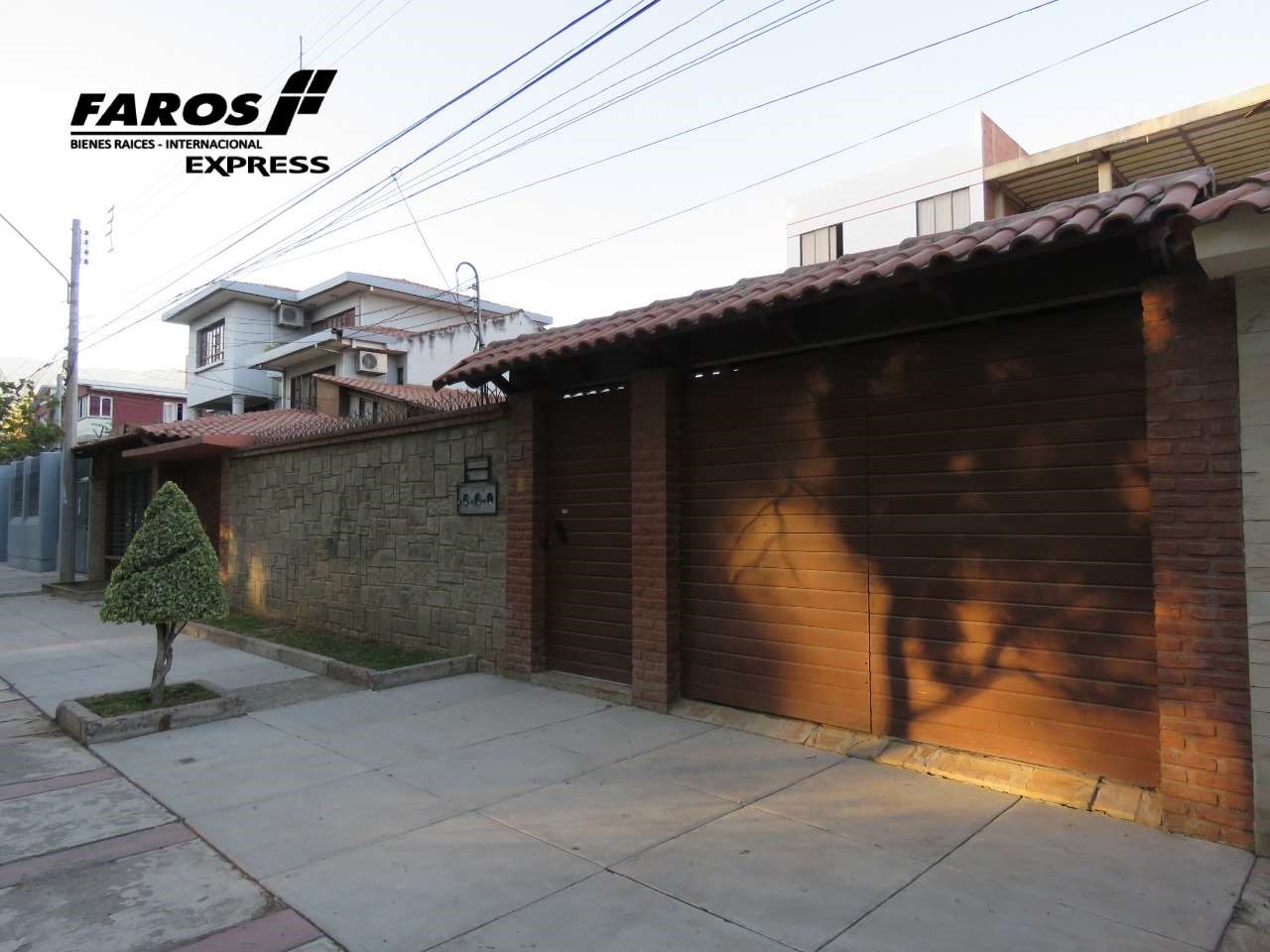 Casa en Las Cuadras en Cochabamba 2 dormitorios 2 baños 3 parqueos Foto 9