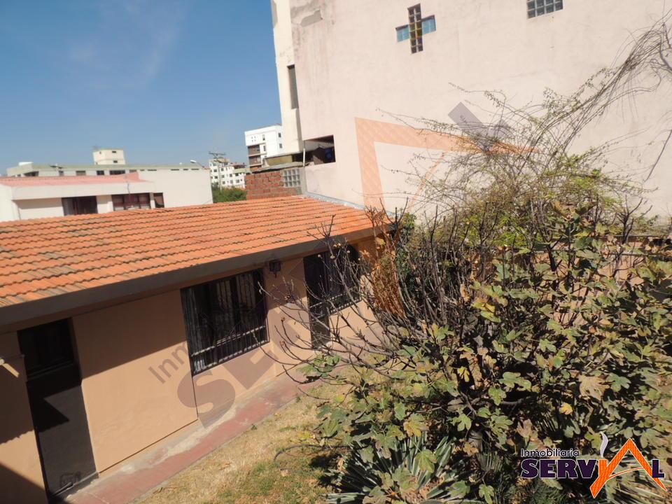 Casa en Muyurina en Cochabamba 6 dormitorios 3 baños 1 parqueos Foto 3
