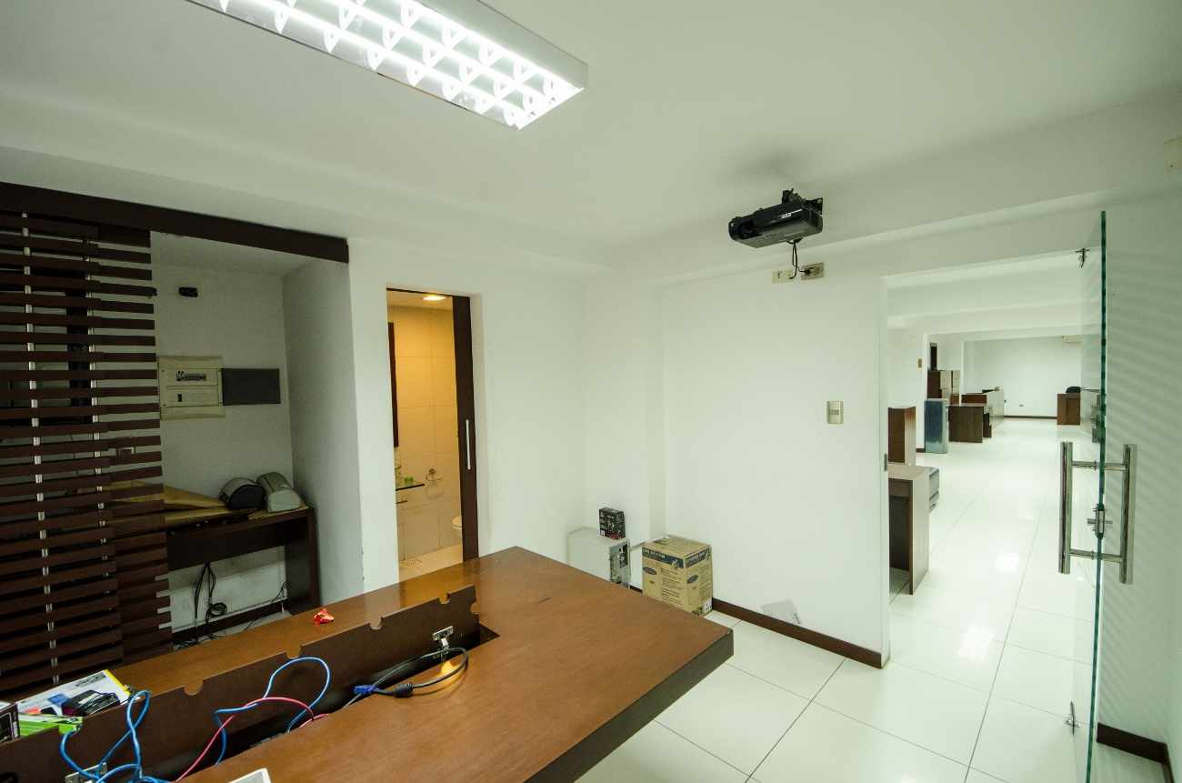 Oficina Edificio Santa Cruz, calle Ayacucho esquina Velasco Foto 6