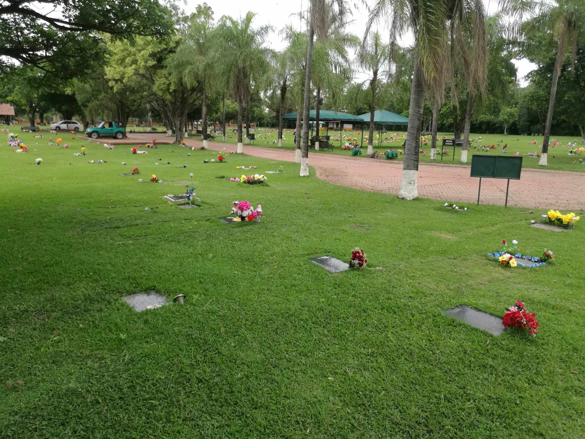Terreno en VentaPARQUE CEMENTERIO MONTESACRO Foto 3