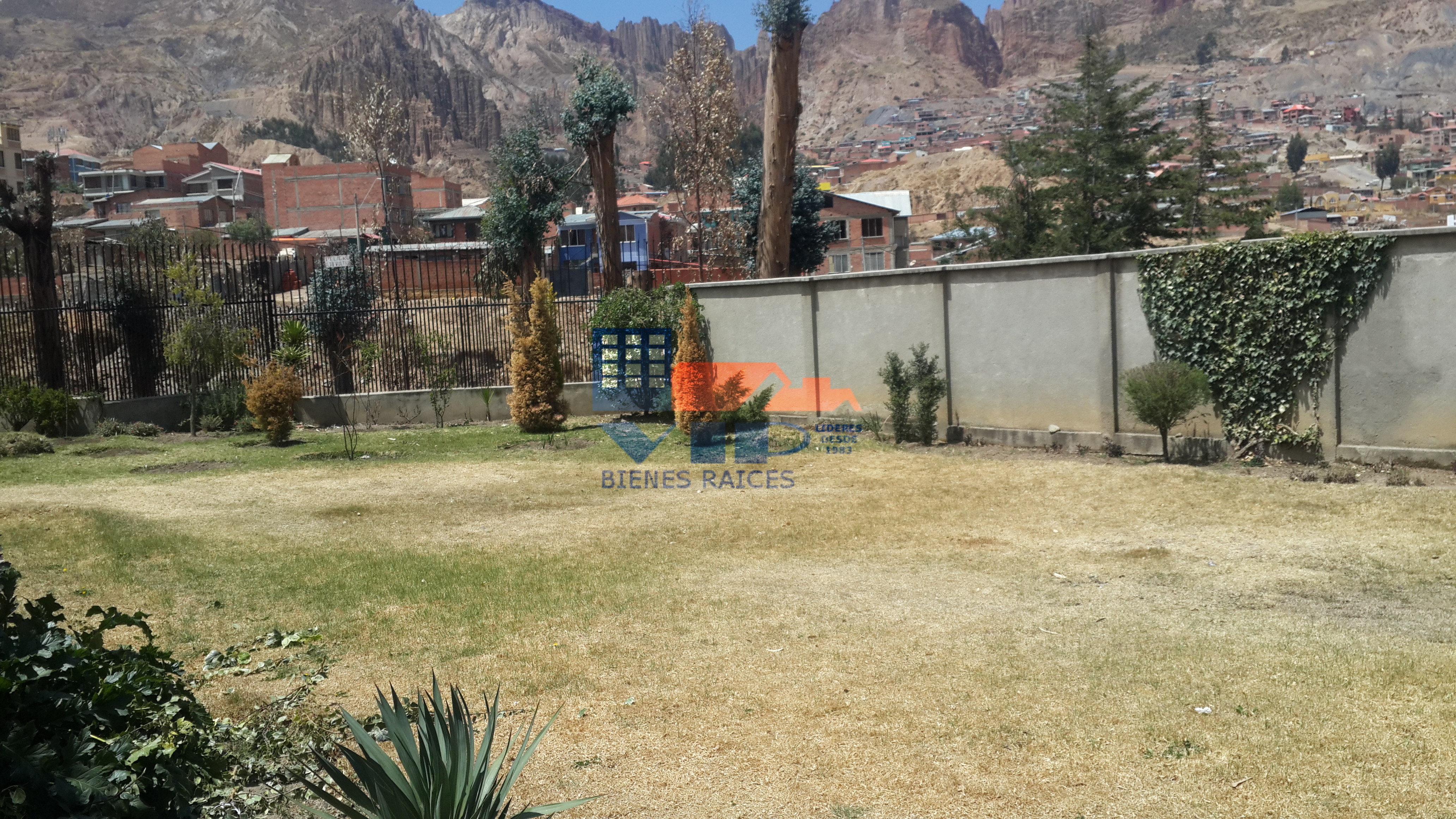Terreno en Cota Cota en La Paz    Foto 5