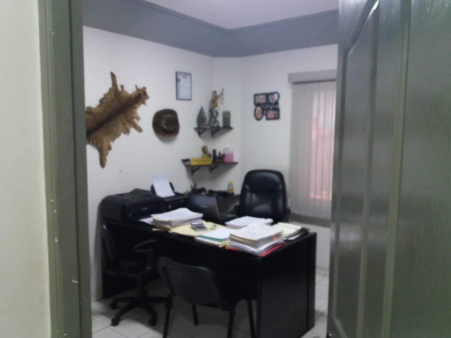 Oficina en Entre 1er y 2do anillo Norte en Santa Cruz de la Sierra 6 dormitorios 4 baños  Foto 29