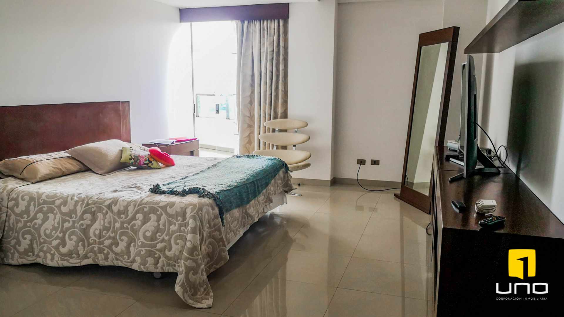 Departamento en VentaVENDO O PERMUTO POR CASA  3 dormitorios 4 baños 2 parqueos Foto 9