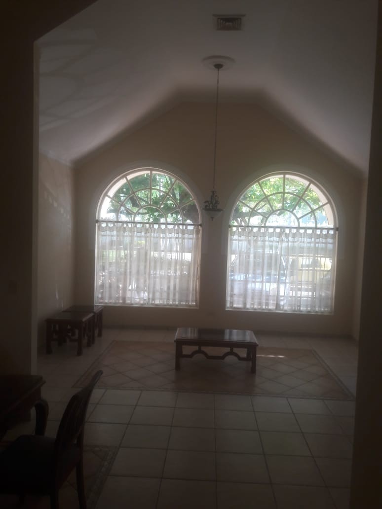 Casa INMOBILIARIA OFRECE: En alquiler casa se-mi amoblado en condominio zona oeste av. Pirai Foto 9