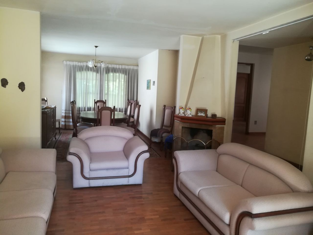 Casa en Aranjuez en Cochabamba 3 dormitorios 3 baños 2 parqueos Foto 3