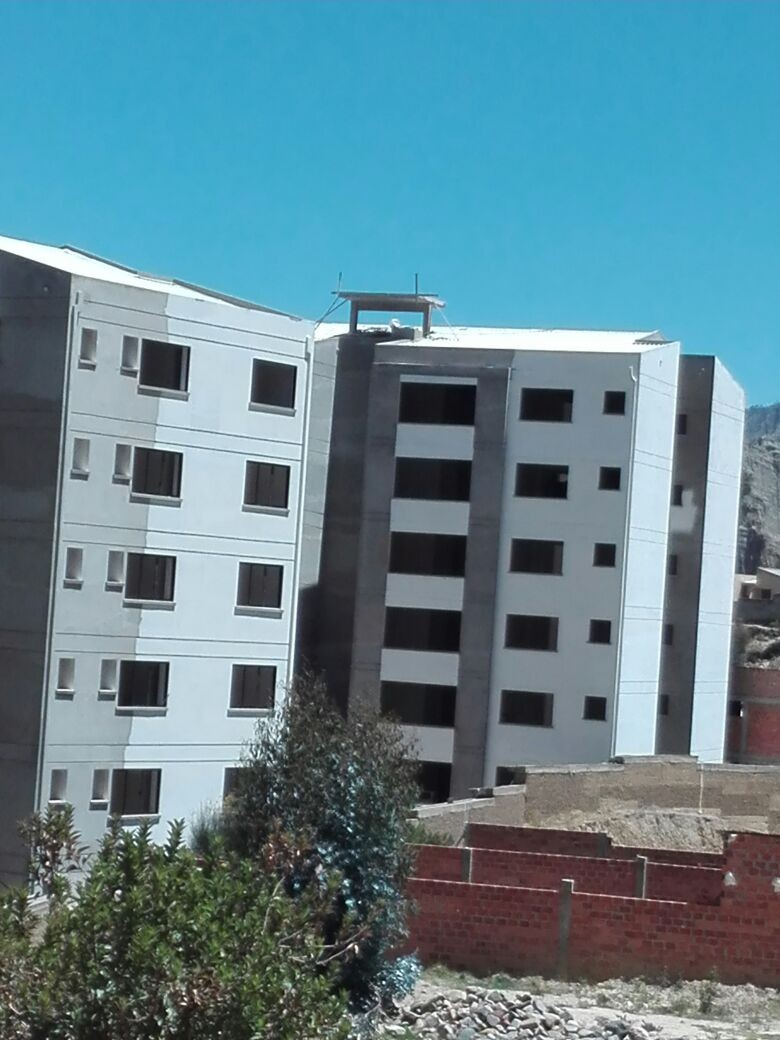 Departamento Achumani calle prolongación 31 sobre avenida las Violetas Foto 4