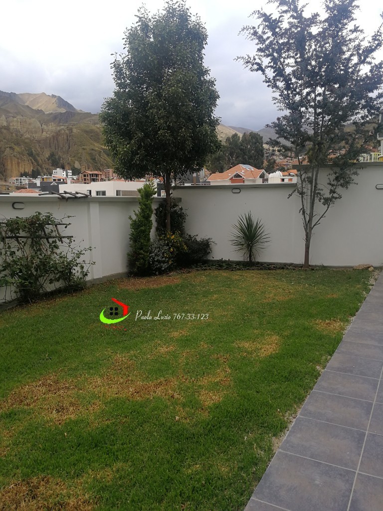Casa en Achumani en La Paz 3 dormitorios 5 baños 2 parqueos Foto 4