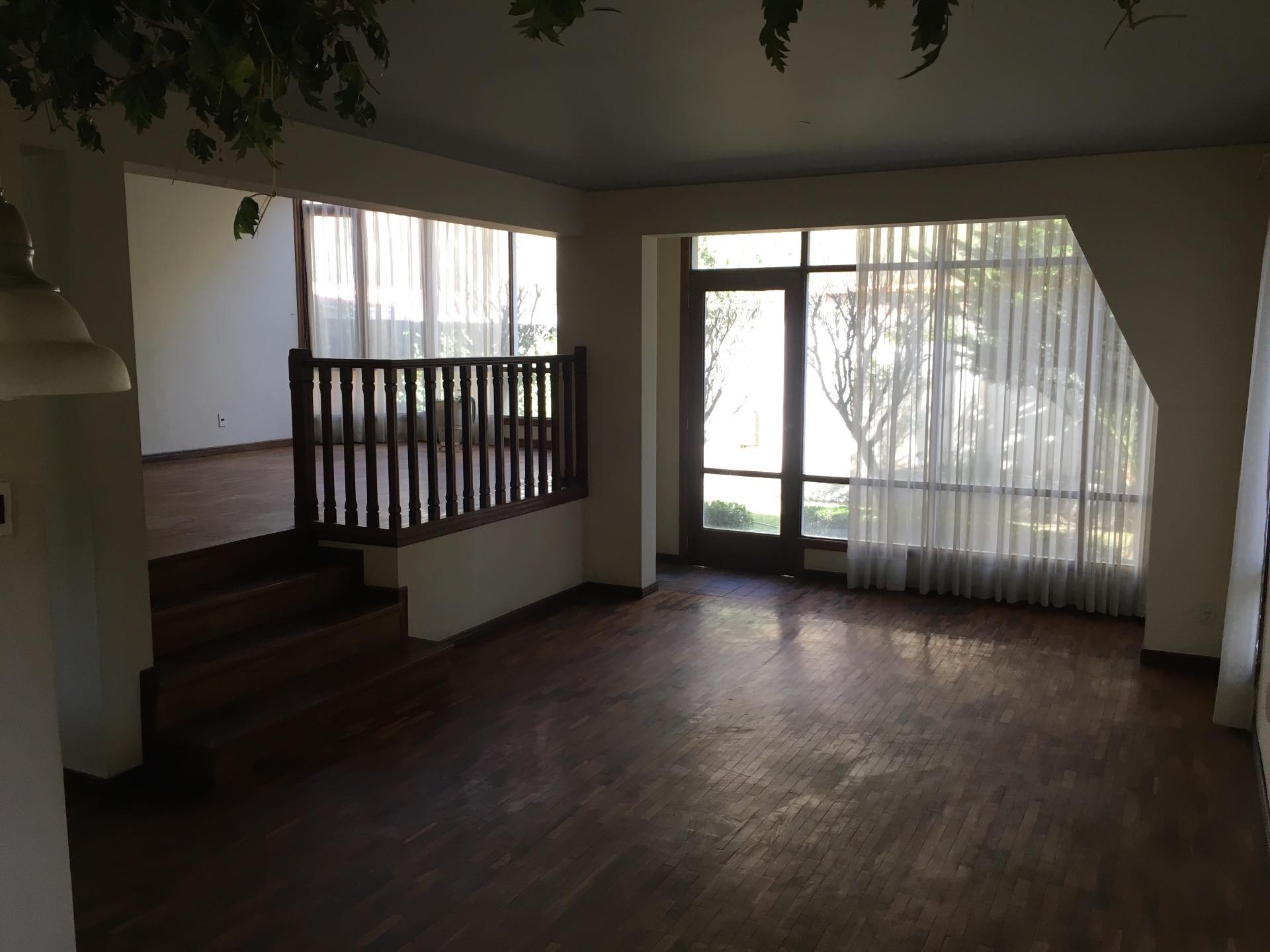 Casa en VentaKoani, Av. Muñoz Reyes, entre Calle 8 y 9 4 dormitorios 3 baños 6 parqueos Foto 2
