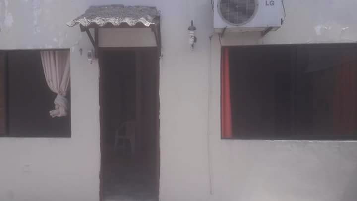 Casa en Entre 2do y 3er anillo Este en Santa Cruz de la Sierra  2 baños 3 parqueos Foto 1