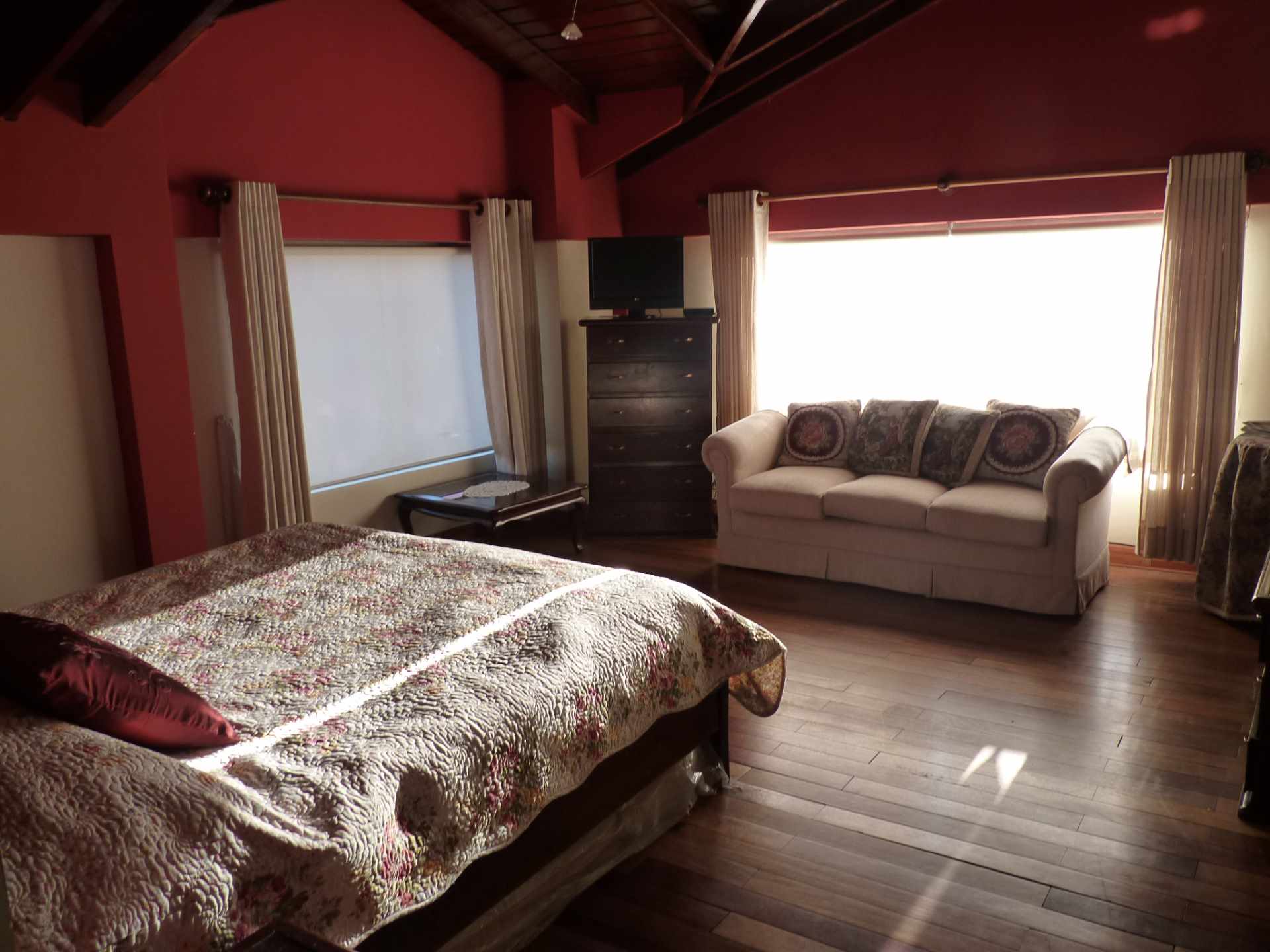 Casa en VentaAv. 14 de septiembre esq. calle 13 # 5911 Condominio Zurich Foto 6