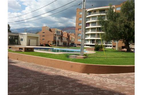 Departamento en Sacaba en Cochabamba 3 dormitorios 3 baños 1 parqueos Foto 8