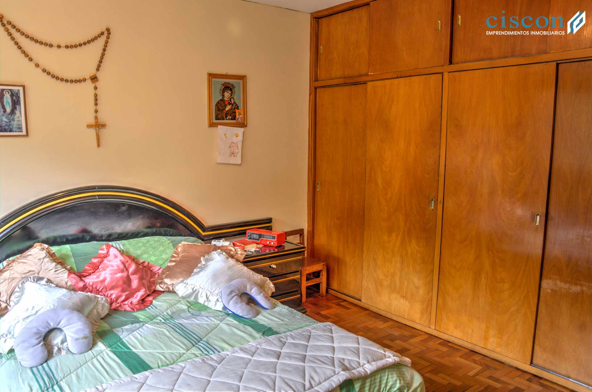 Casa en VentaAchumani, Zona Colegio Franco Boliviano 4 dormitorios 3 baños 3 parqueos Foto 12