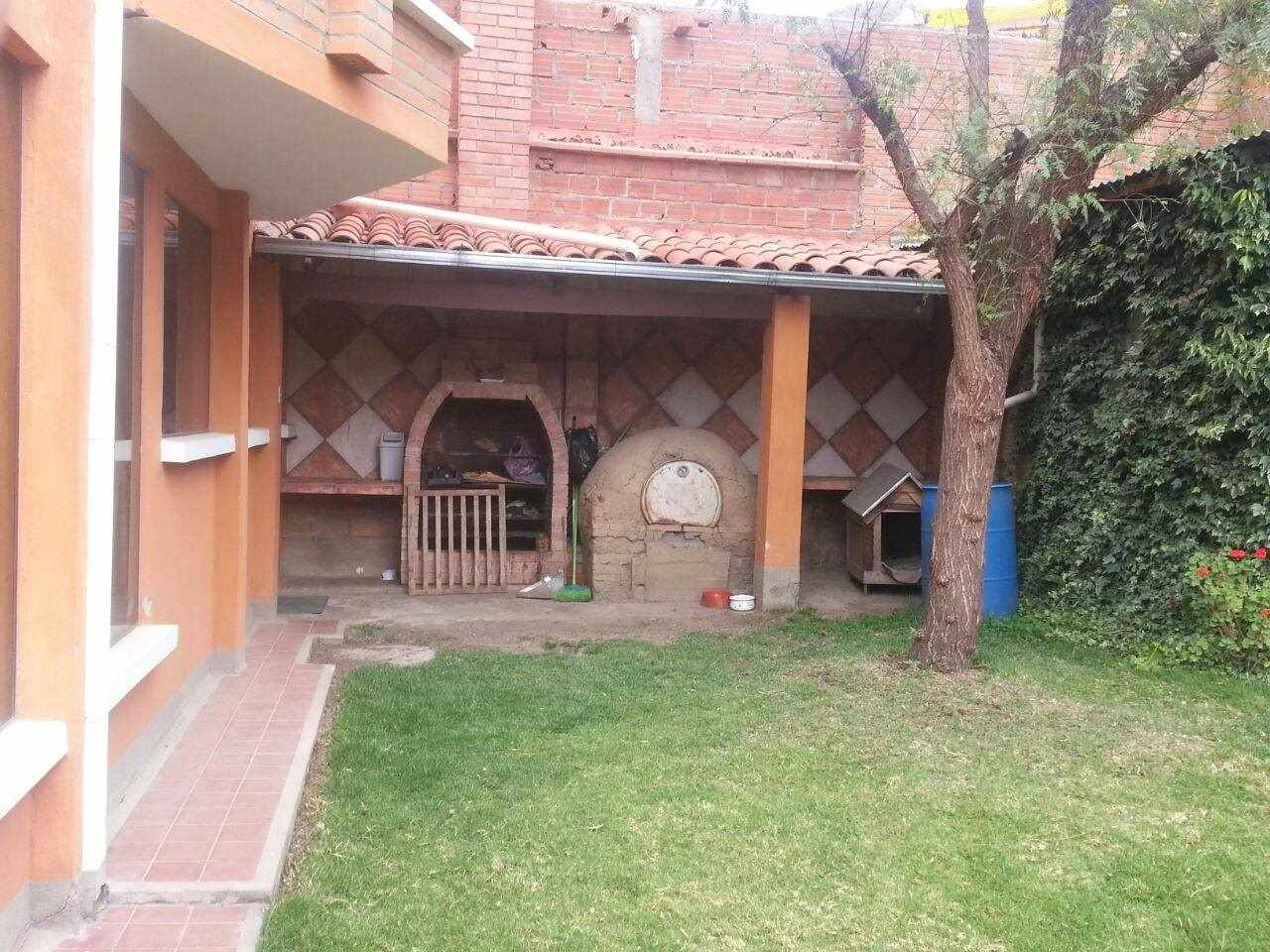 Casa en Los Pinos en La Paz 3 dormitorios 3 baños 1 parqueos Foto 3