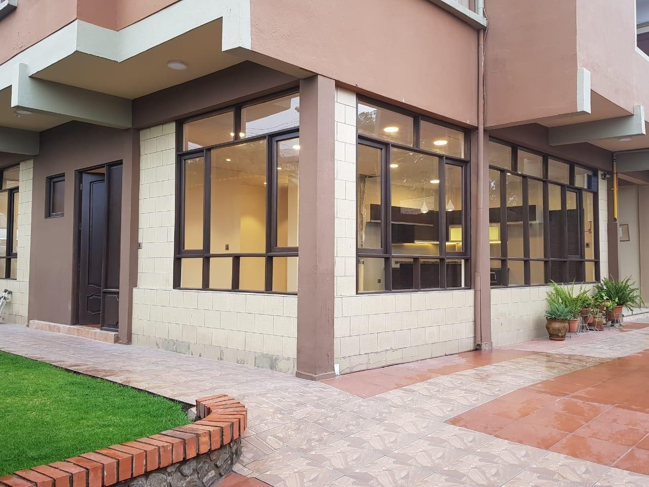 Departamento en Temporal en Cochabamba 3 dormitorios 3 baños 1 parqueos Foto 4