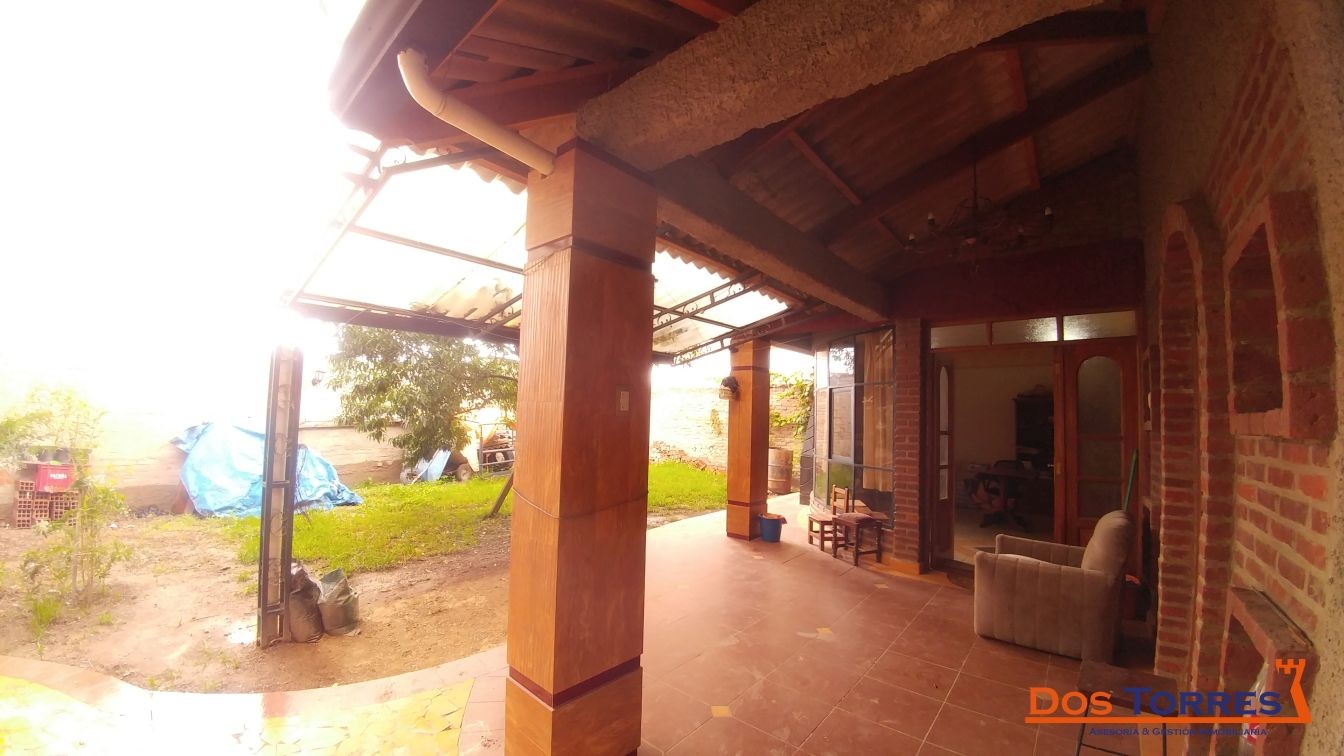 Casa en Sacaba en Cochabamba 8 dormitorios 5 baños 3 parqueos Foto 6