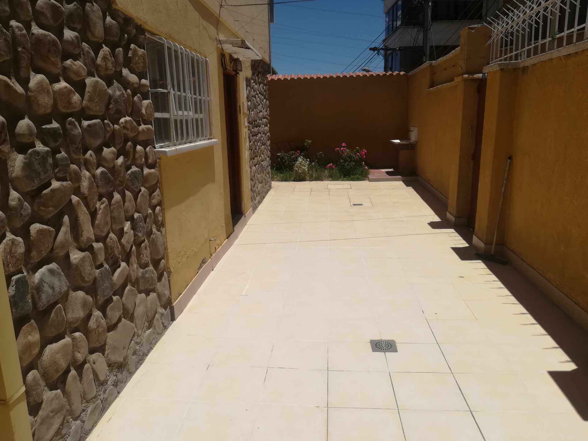 Casa en Sopocachi en La Paz 6 dormitorios 3 baños 3 parqueos Foto 4