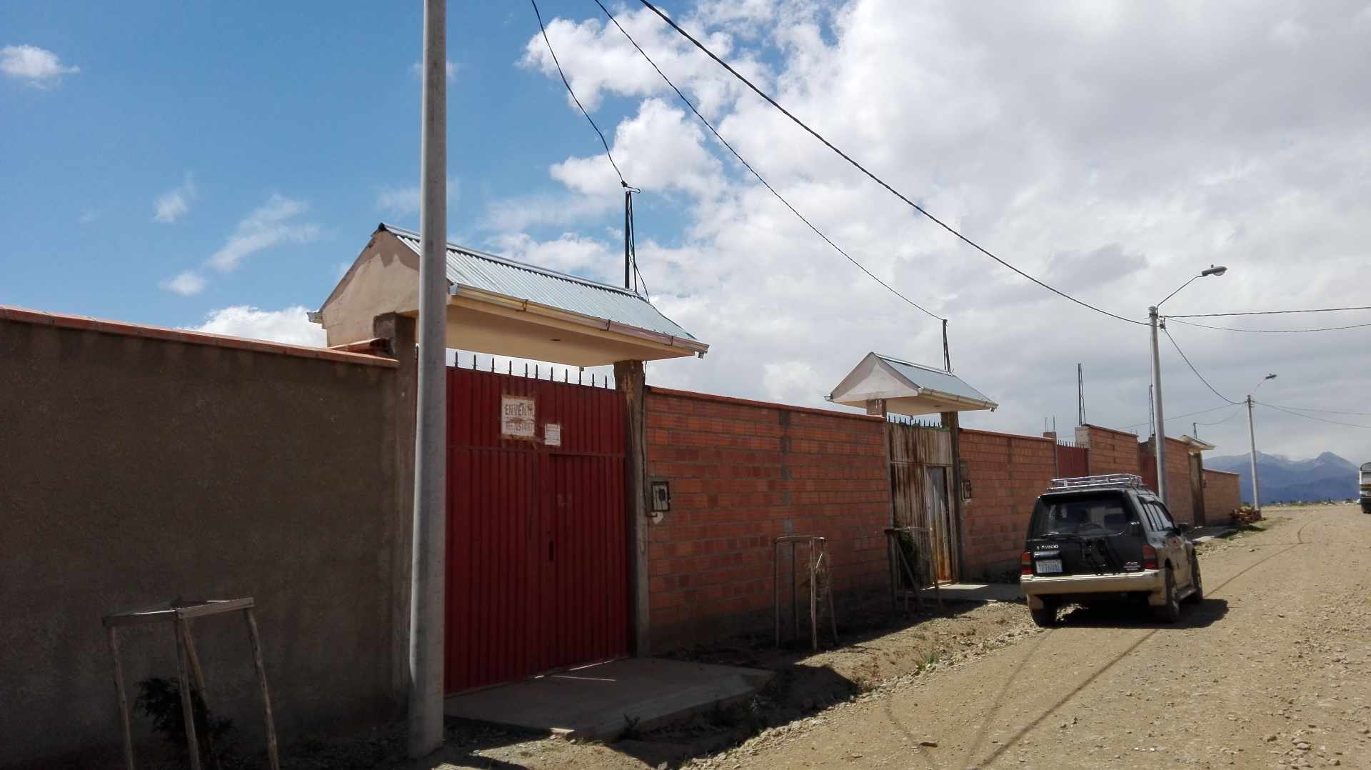 Casa en VentaEL ALTO altura Puente Vela, entrando a mano derecha llegando av. Juan Evo Morales Ayma hasta la c/Larrea, paralela Achocalla. Foto 2