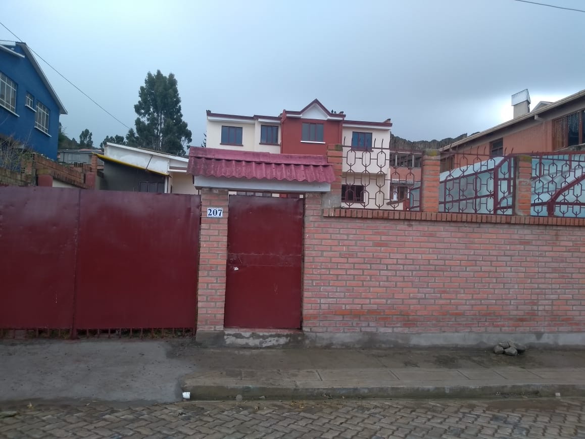 Casa en Chasquipampa en La Paz 4 dormitorios 2 baños 1 parqueos Foto 3