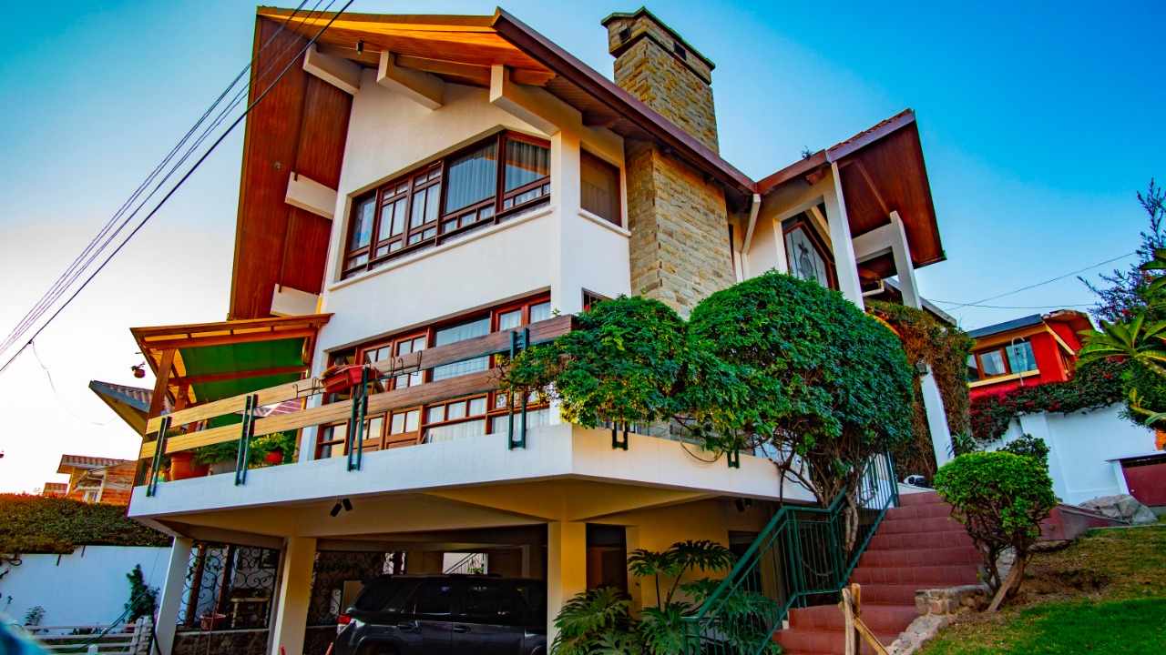 Casa en Temporal en Cochabamba 3 dormitorios 4 baños 3 parqueos Foto 2