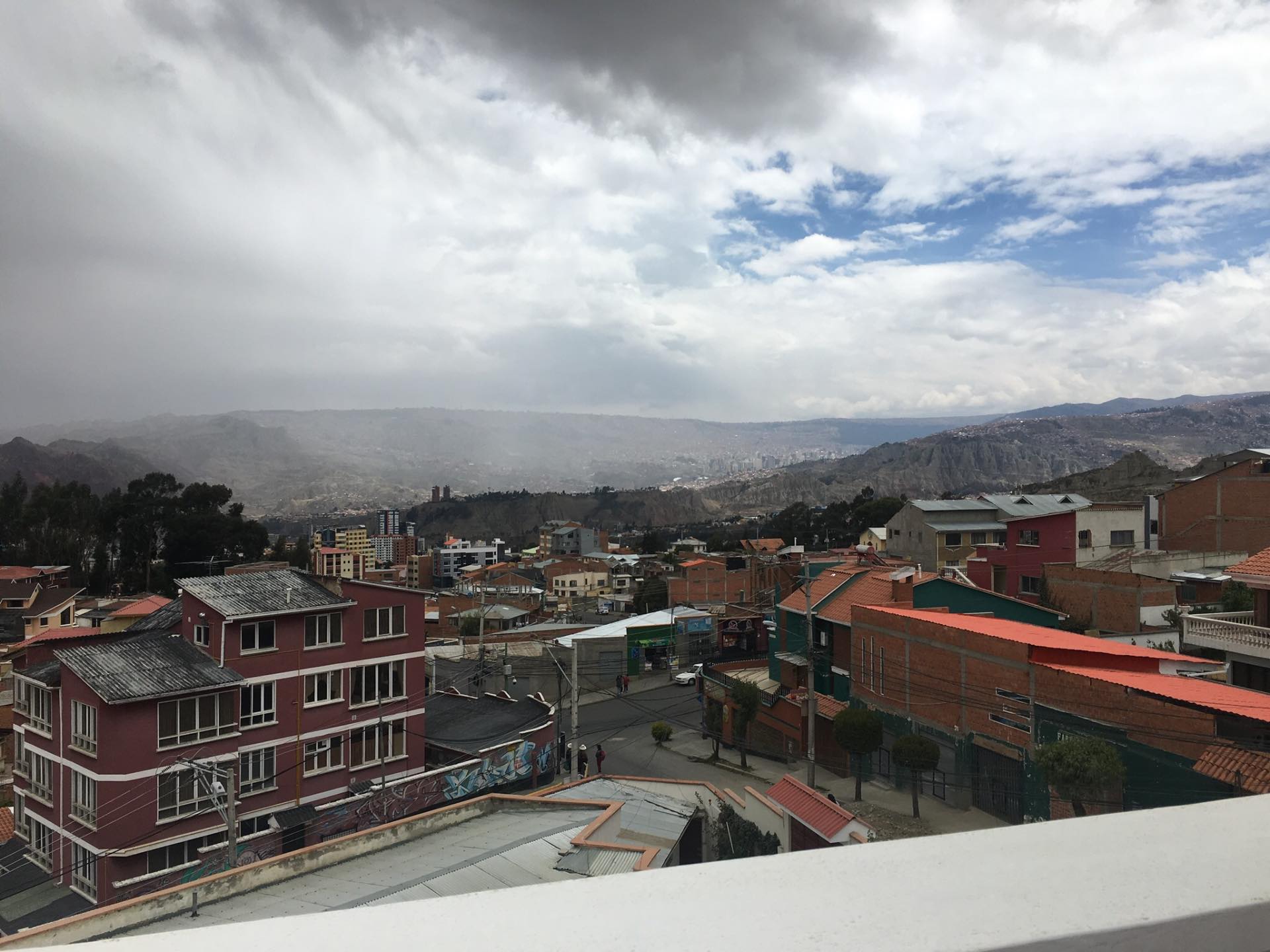 Departamento en Cota Cota en La Paz 6 dormitorios 5 baños 1 parqueos Foto 1