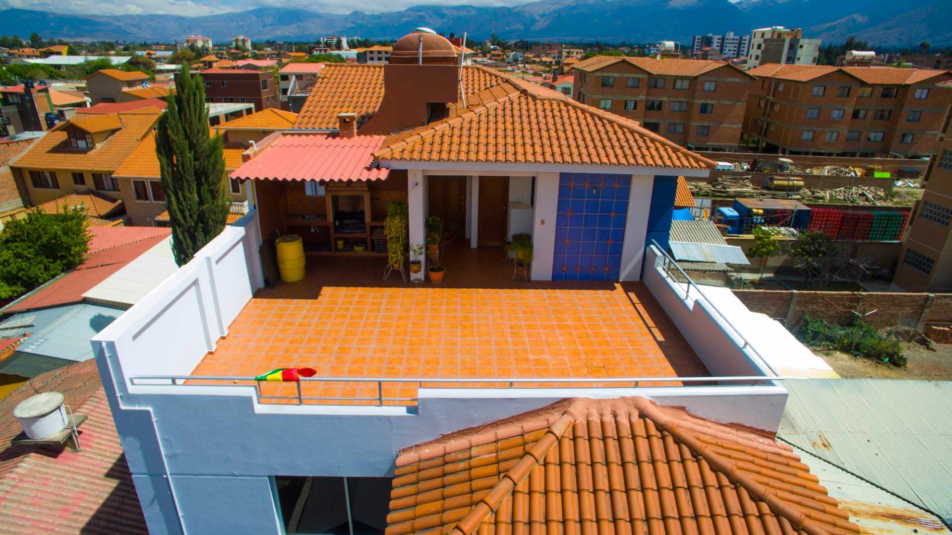 Departamento en Sarco en Cochabamba 4 dormitorios 3 baños 1 parqueos Foto 2