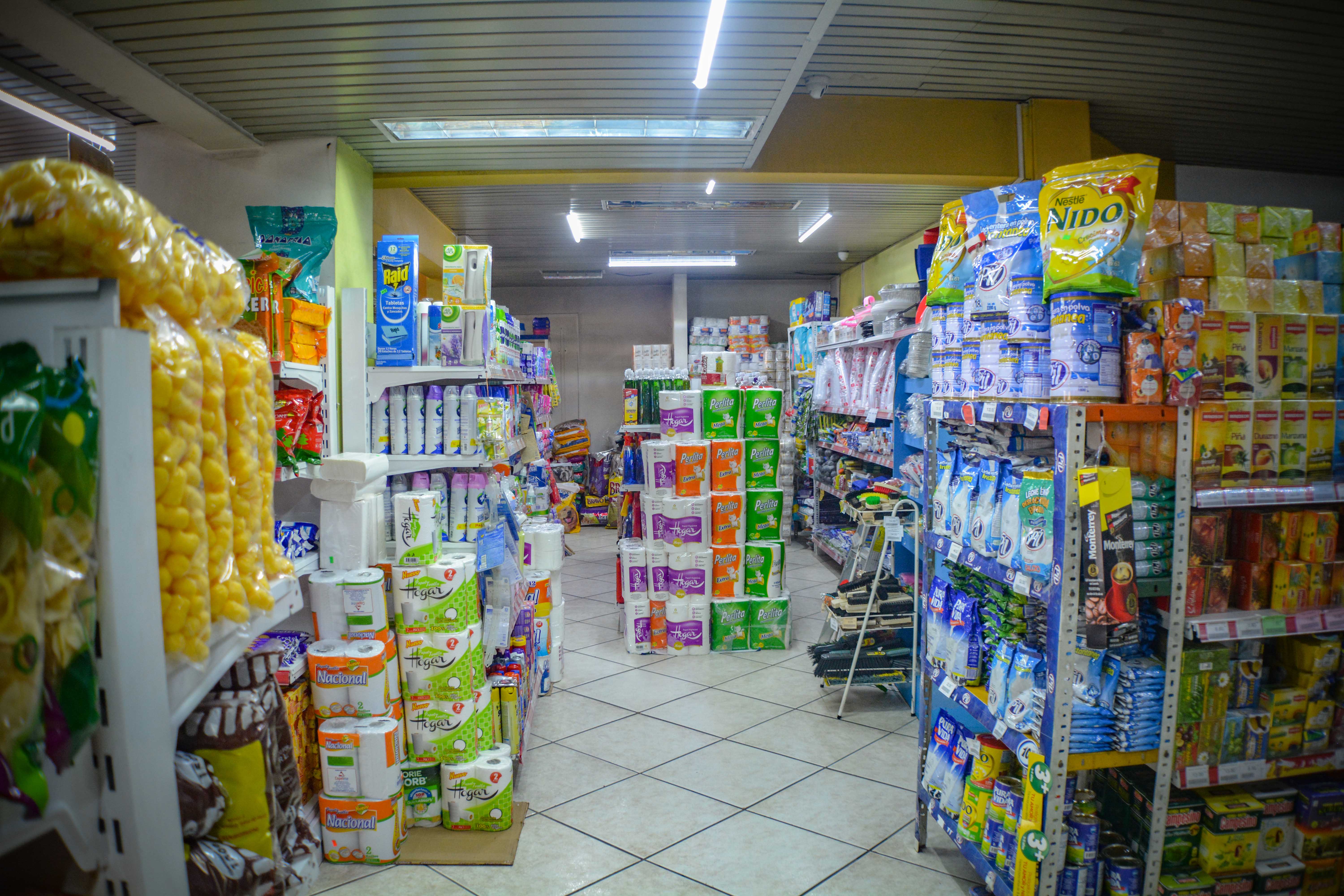 Local comercial en VentaAv. Melchor Perez de Olguin y Av. América     Foto 5