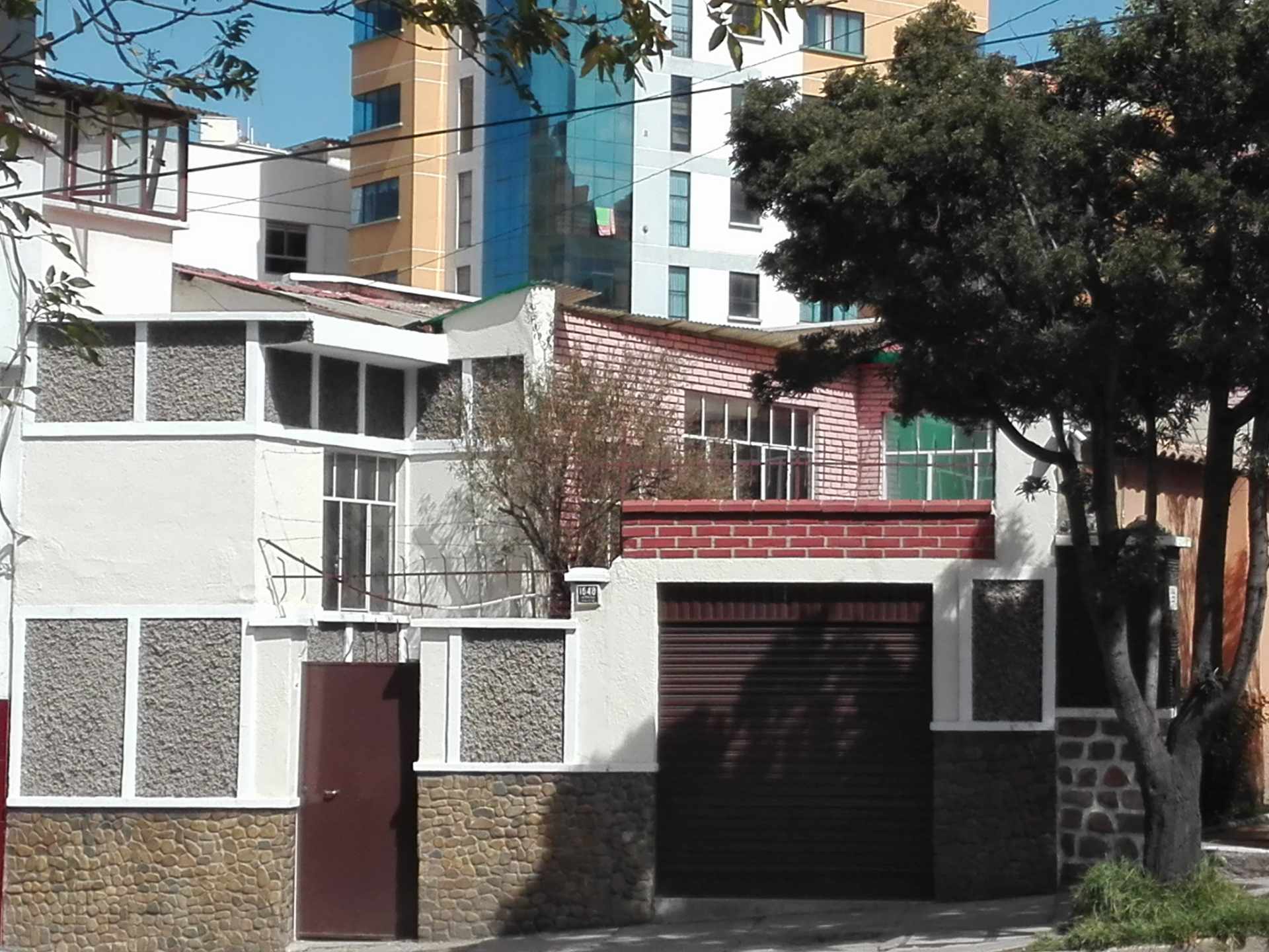 Casa en Miraflores en La Paz 6 dormitorios 3 baños  Foto 1