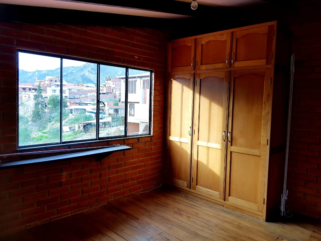 Casa en AlquilerHERMOSA  CASA  ALQUILER ZONA  JUPAPINA Foto 9