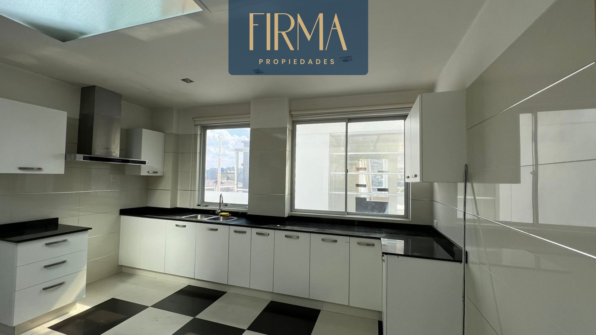 Departamento en Achumani en La Paz 3 dormitorios 5 baños 3 parqueos Foto 17