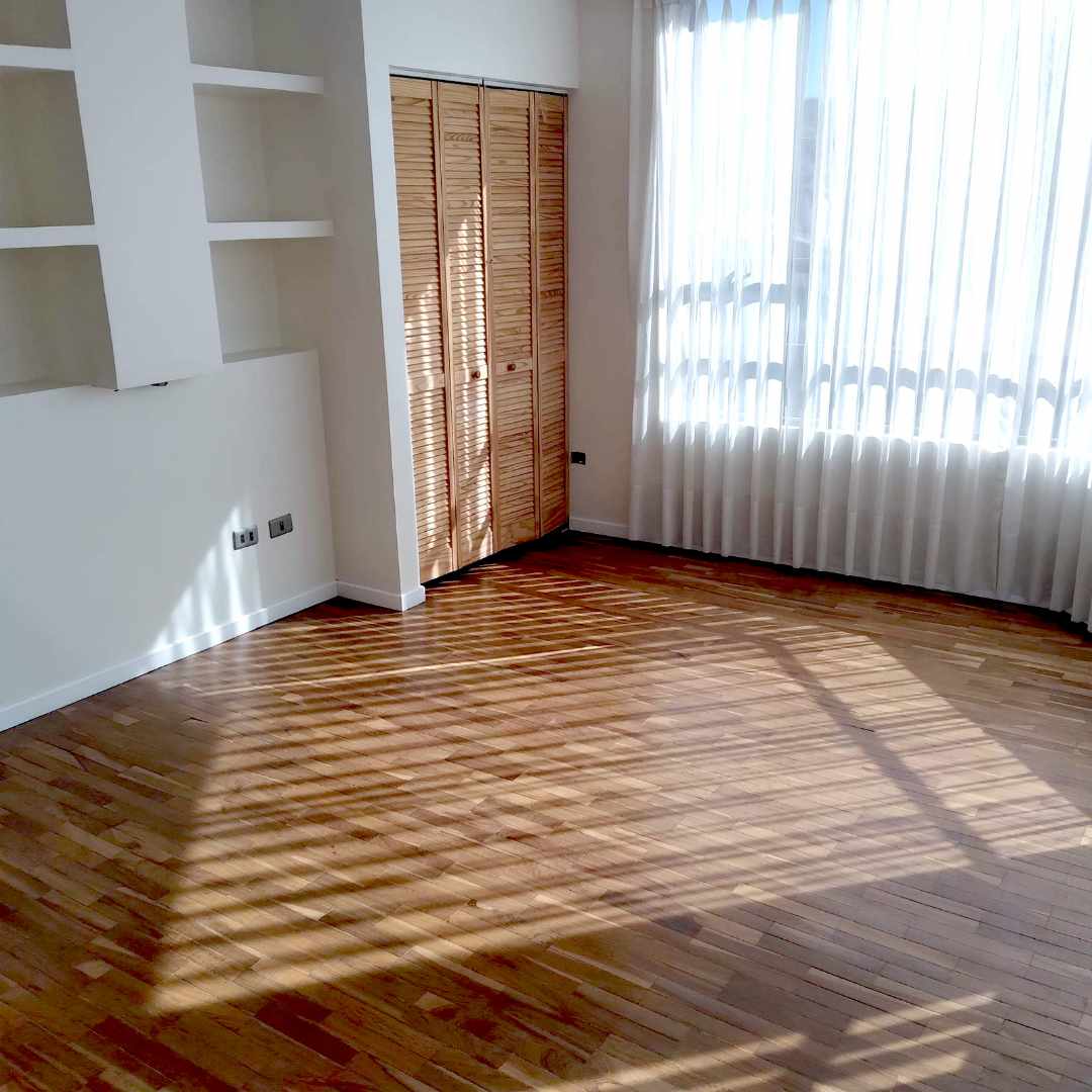 Casa en VentaLOS PINOS (inicio) 9 dormitorios 12 baños 3 parqueos Foto 2