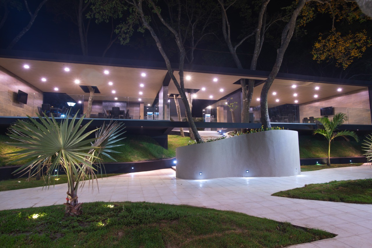 Casa en VentaEl remanso 8vo anillo 3 dormitorios 3 baños 2 parqueos Foto 2