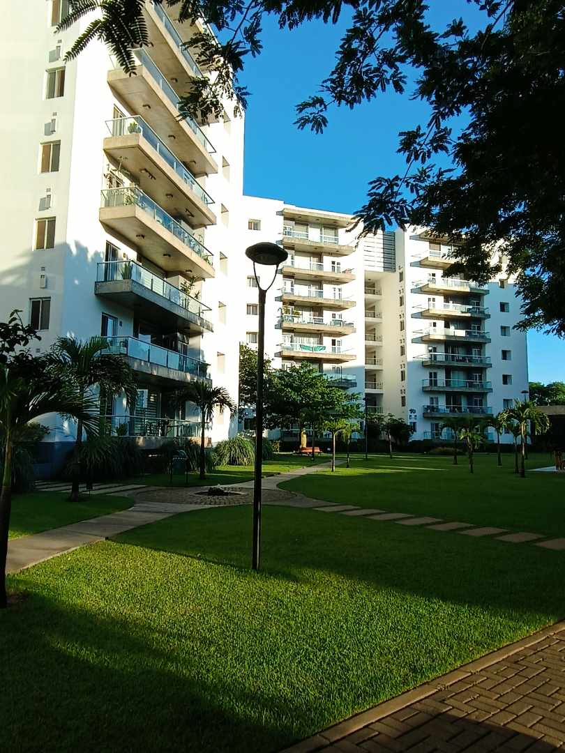 Departamento en Entre 4to y 5to anillo Oeste en Santa Cruz de la Sierra 3 dormitorios 3 baños 2 parqueos Foto 6