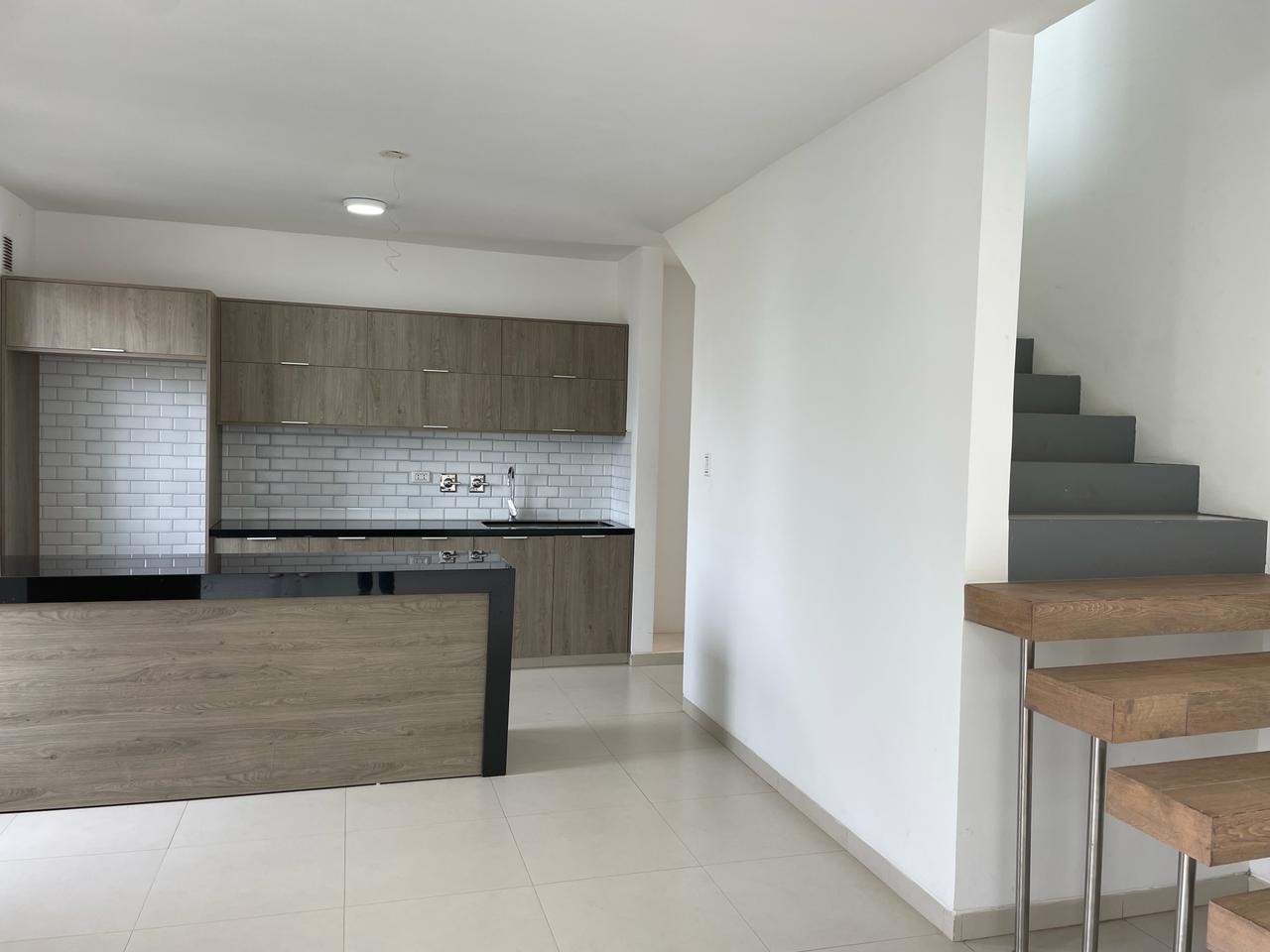 Casa en VentaCASA EN VENTA 4 dormitorios 3 baños 2 parqueos Foto 6