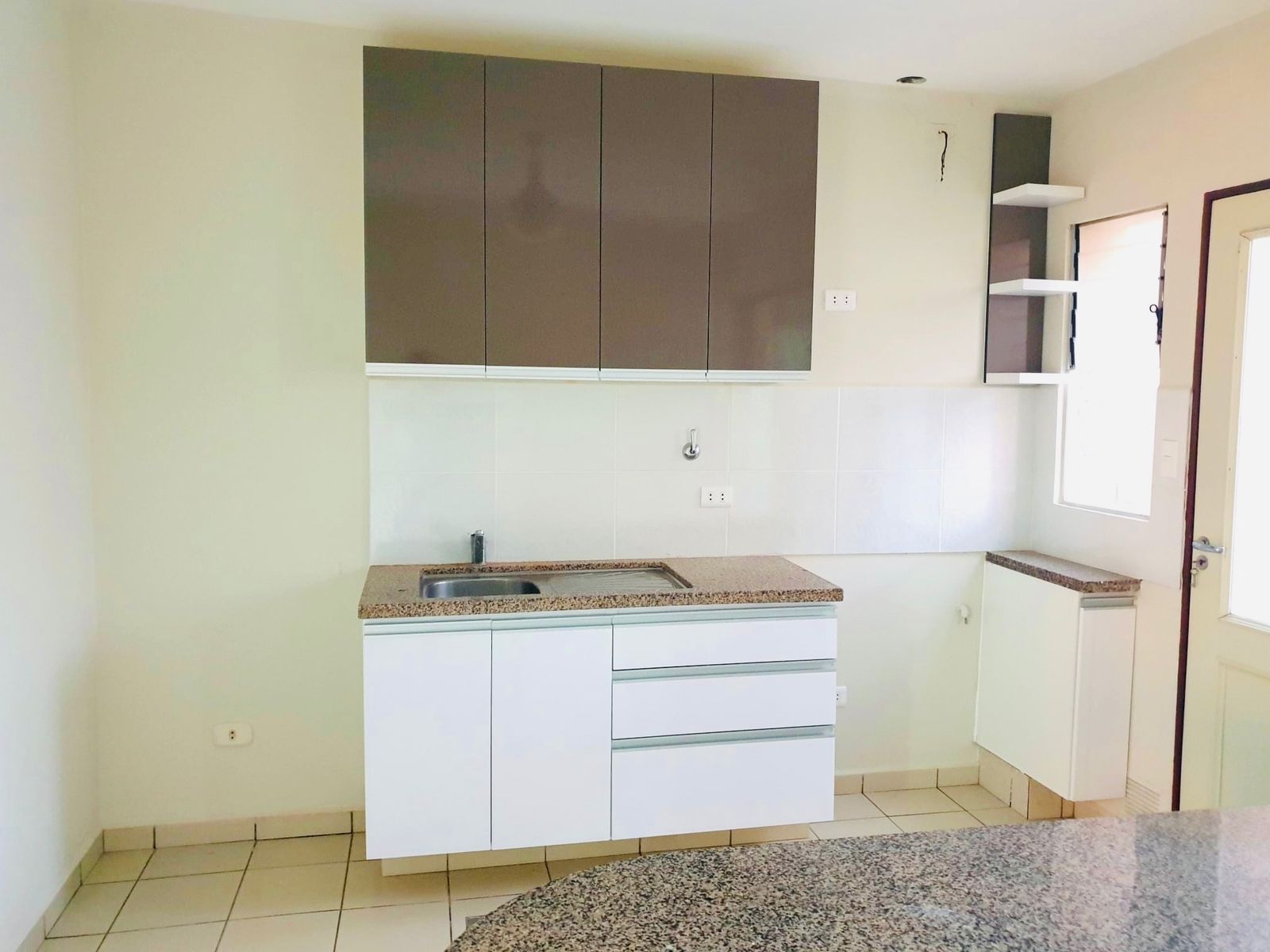 Casa en VentaCondominio Sevilla Norte II 3 dormitorios 3 baños 2 parqueos Foto 7