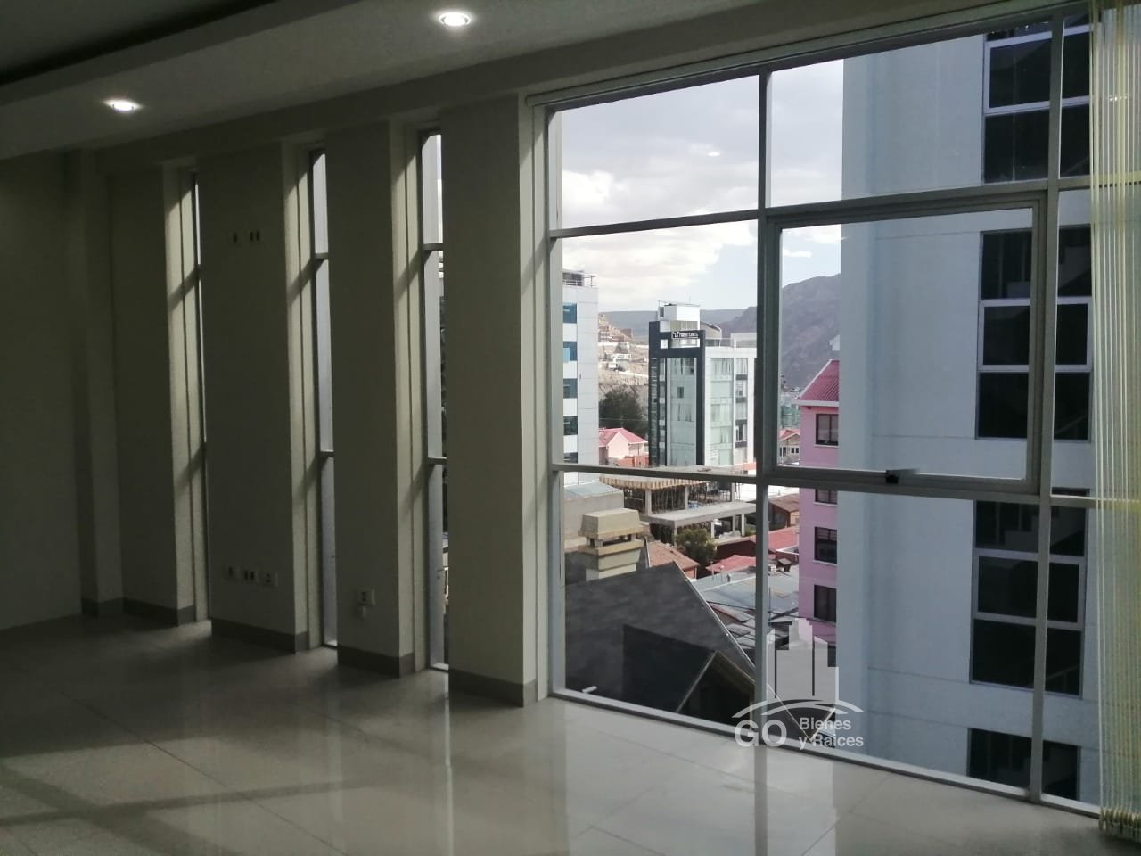 Oficina en AlquilerCalacoto, La Paz, Bolivia 2 dormitorios 1 baños 1 parqueos Foto 9