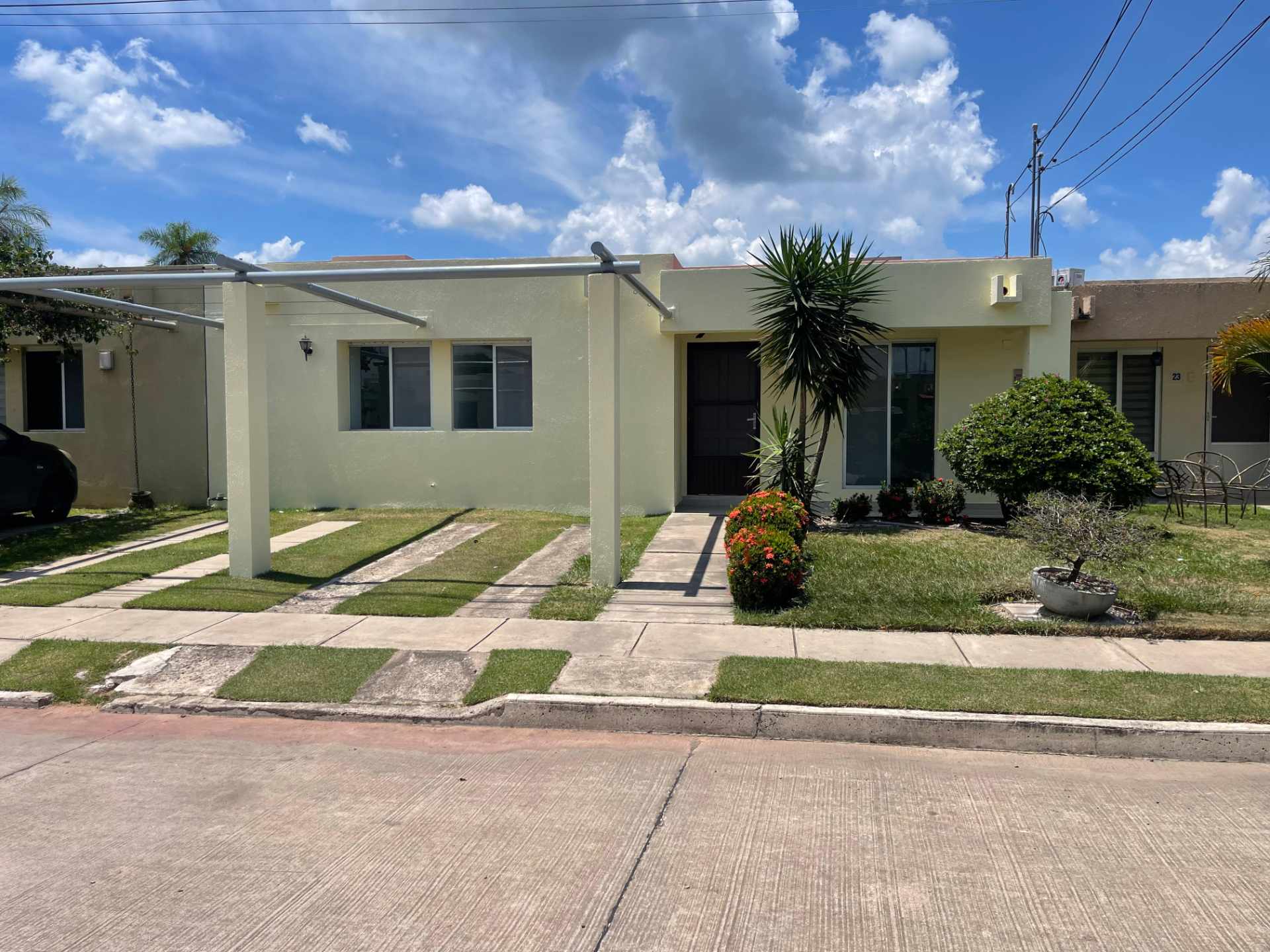 Casa en AlquilerCondominio Sevilla El Bosque 3 dormitorios 3 baños 2 parqueos Foto 1