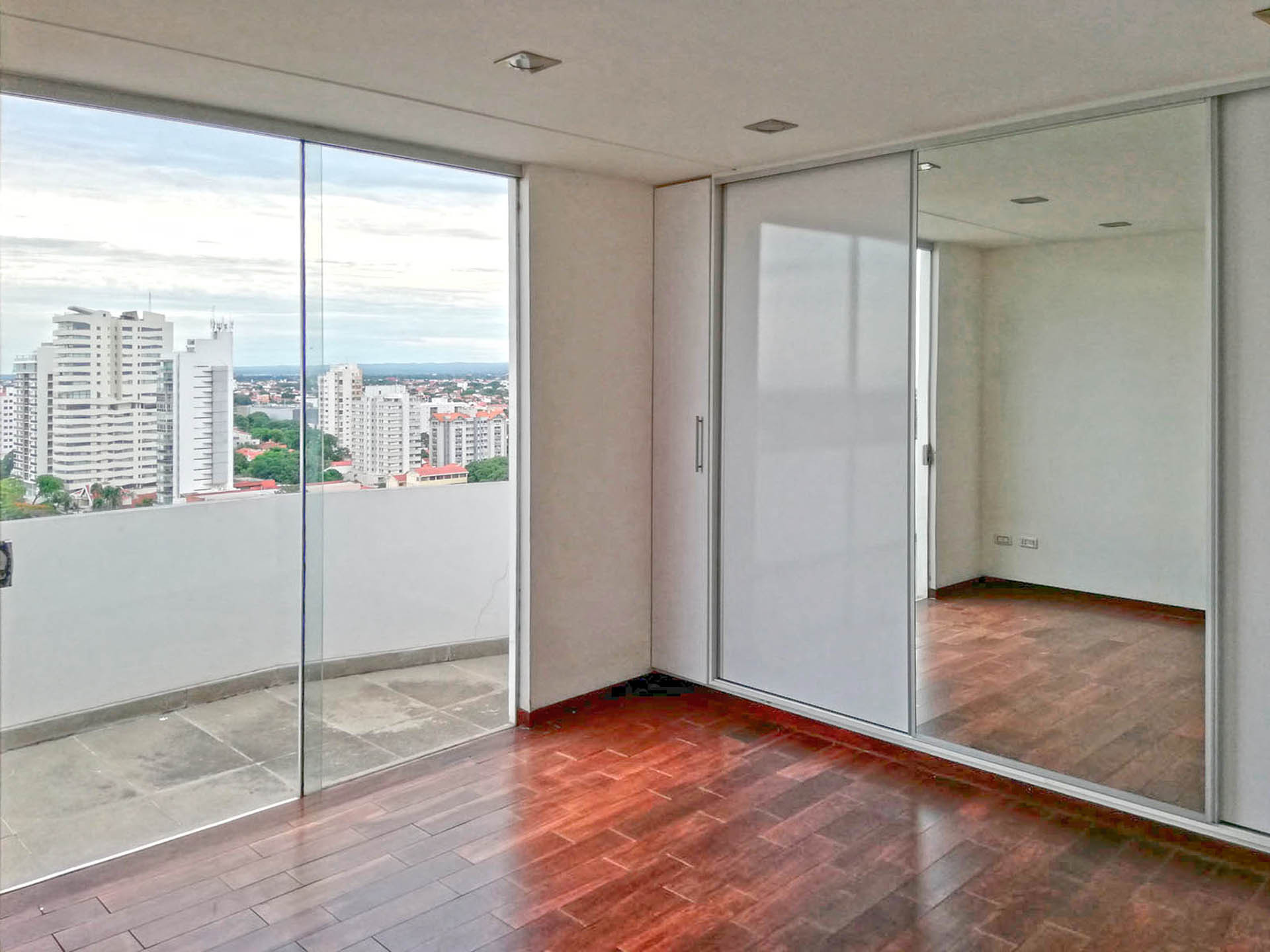 Departamento En venta PENTHOUSE, Torre Centrum. Zona Centro Foto 14