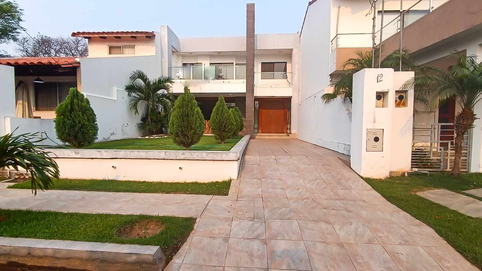 Casa en Venta<b>ZONA NORTE - CASA EN VENTA DE 3 DORMITORIOS, CONDOMINIO LOS MANGALES</b> 3 dormitorios 3 baños 2 parqueos Foto 1