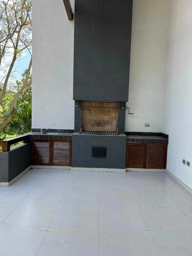 Casa en Urubó en Santa Cruz de la Sierra 5 dormitorios 8 baños 4 parqueos Foto 10