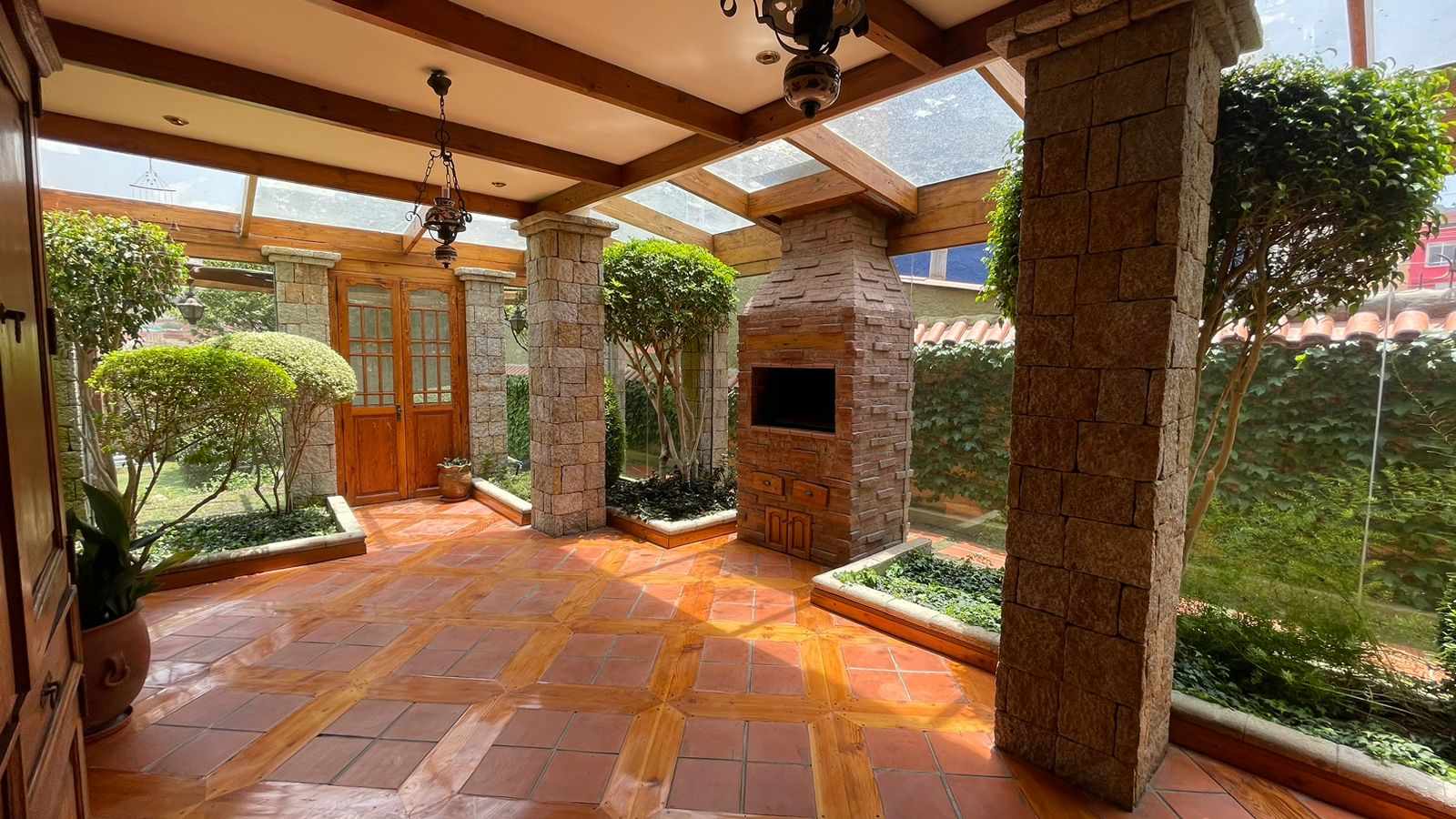 Casa en VentaCasa en Irpavi 2 4 dormitorios 8 baños 4 parqueos Foto 3