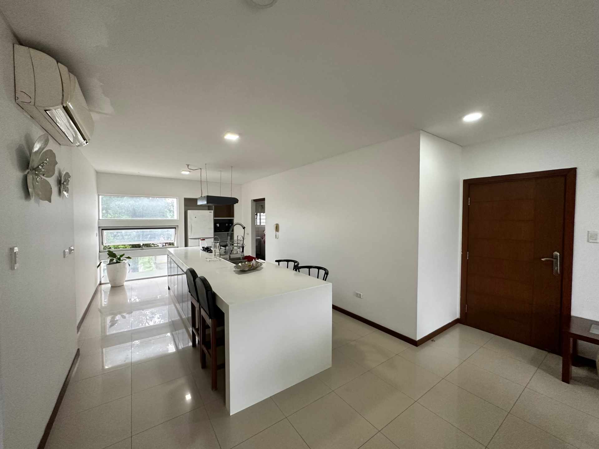 Departamento en Equipetrol en Santa Cruz de la Sierra 2 dormitorios 3 baños 1 parqueos Foto 4