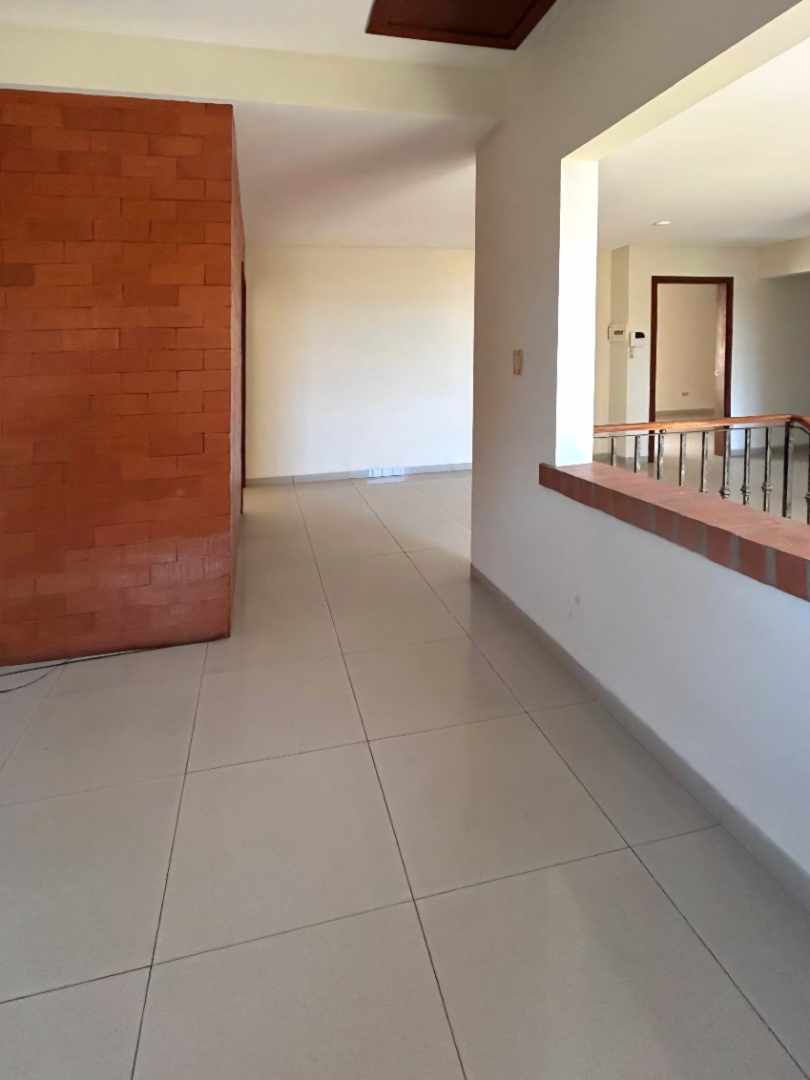 En Alquiler a $us 1,500 Foto 3