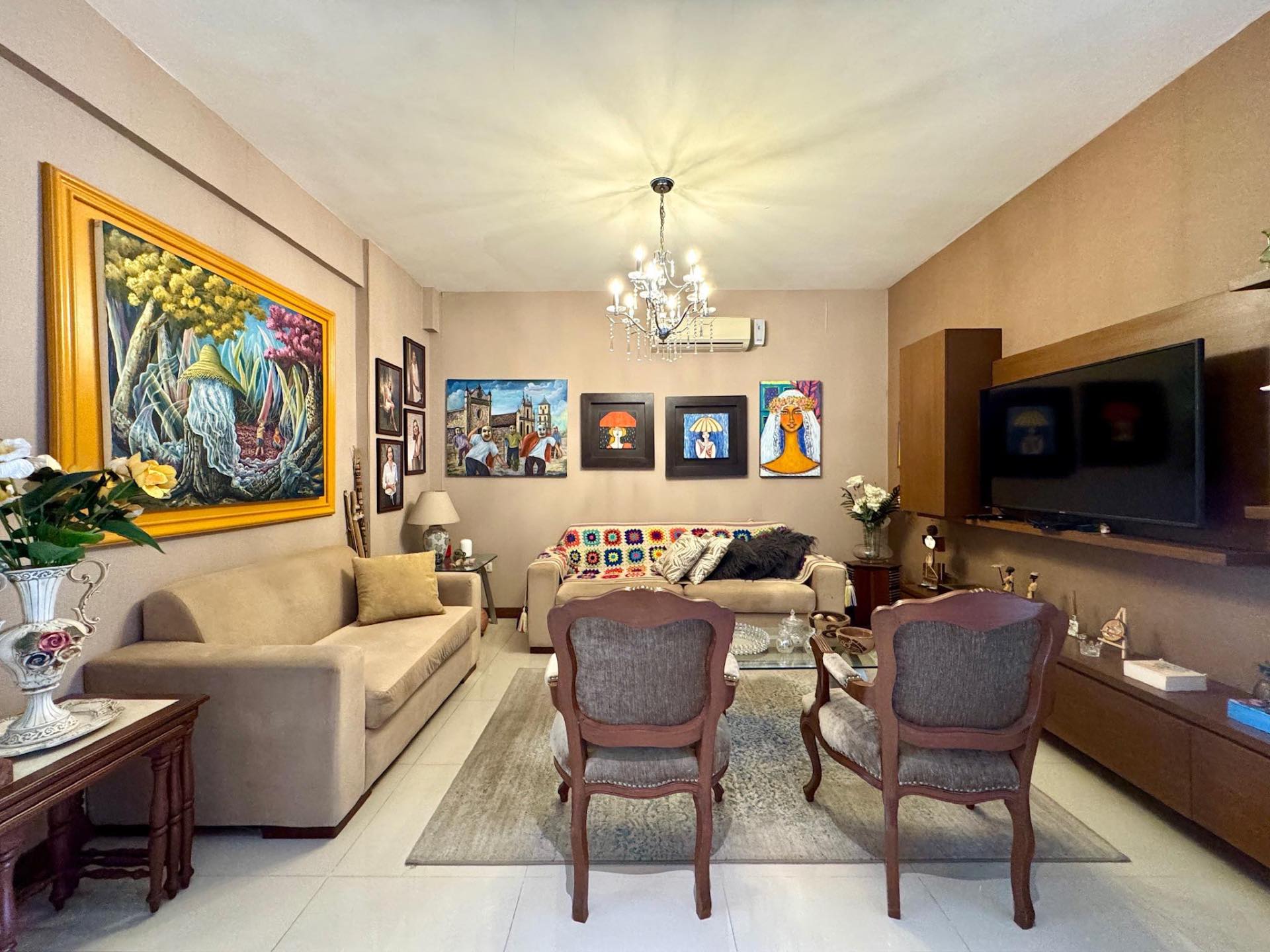 Casa en Entre 4to y 5to anillo Oeste en Santa Cruz de la Sierra 3 dormitorios 4 baños 3 parqueos Foto 2