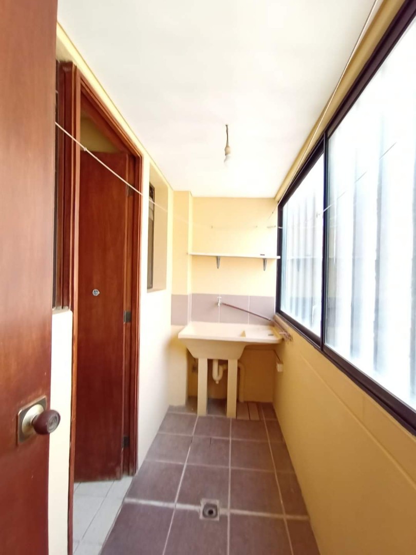 Departamento en Irpavi en La Paz 3 dormitorios 4 baños 1 parqueos Foto 8