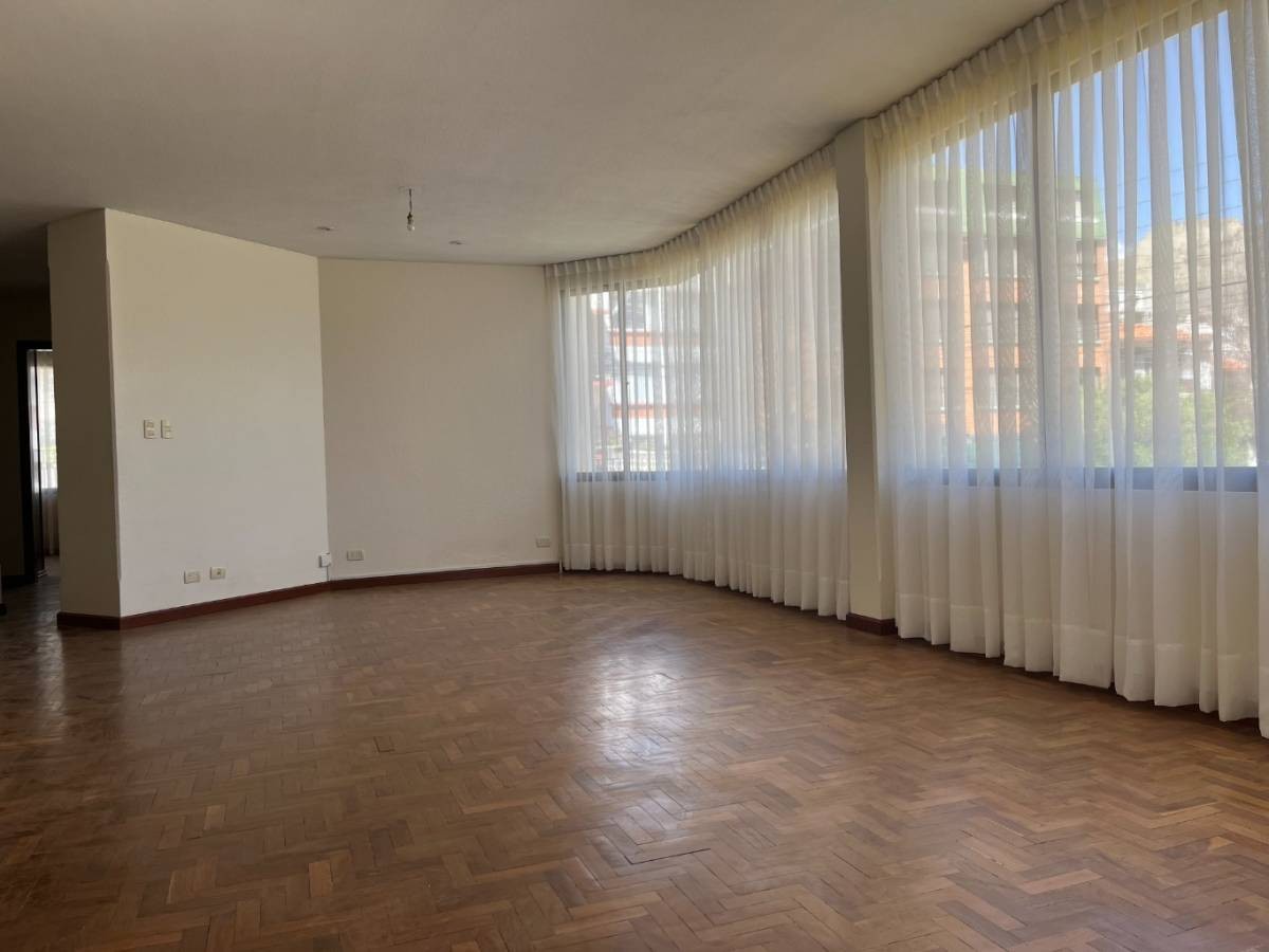 Departamento ACHUMANI, CALLE 20 Foto 5