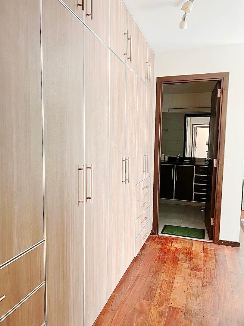 Departamento en AlquilerDEPARTAMENTO PENTHOUSE  AMOBLADO EN ALQUILER, BAJO ACHUMANI  3 dormitorios 3 baños 1 parqueos Foto 10