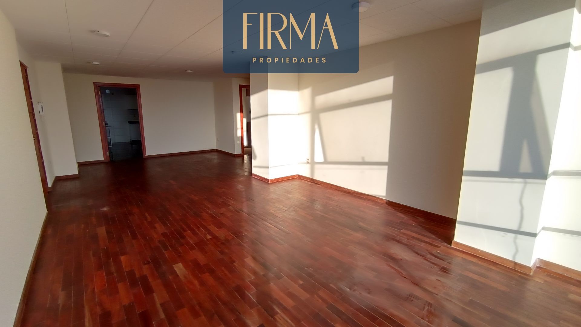 Departamento en VentaDEPARTAMENTO EN VENTA, COTA COTA 3 dormitorios 4 baños 1 parqueos Foto 14